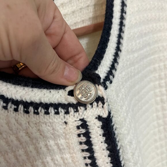 J. Jill Sz M Sweater Chucky Knit Pockets Cream Navy Button Up Crew Neck - Picture 4 of 9